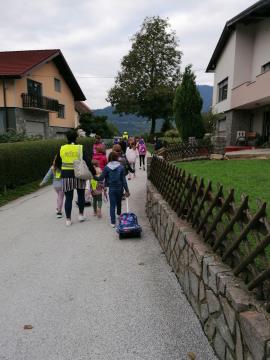 Slika 9 Pešbus v gibanju